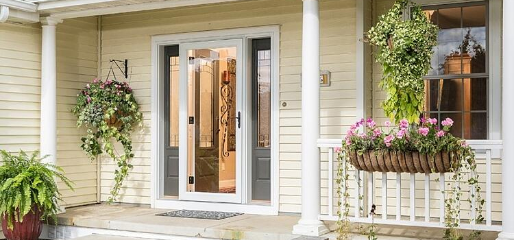 screen door installation in Cumberland